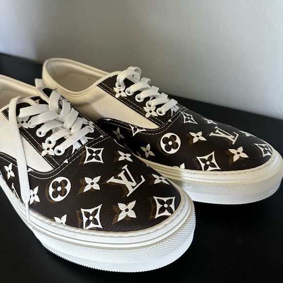Louis Vuitton sneakers - Picture 2 of 5